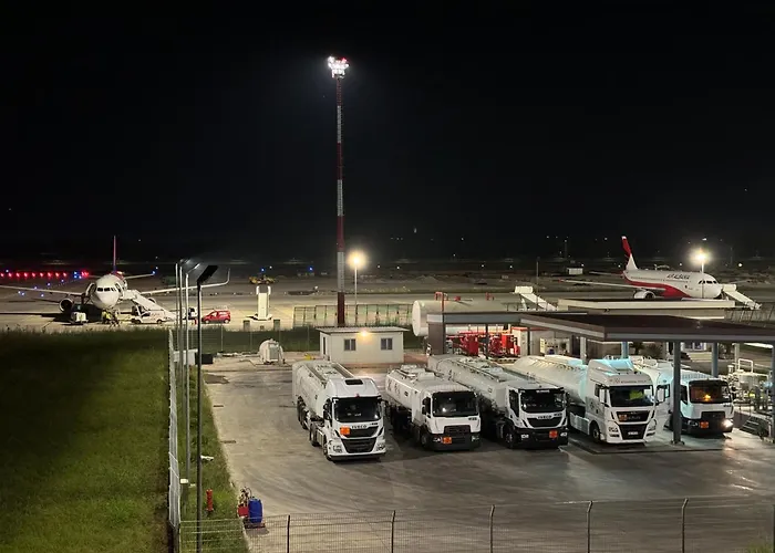 Side Airport